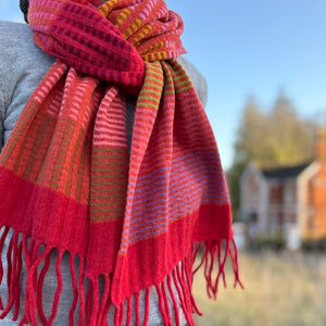 Spindle Berry Rib Shrug Scarf